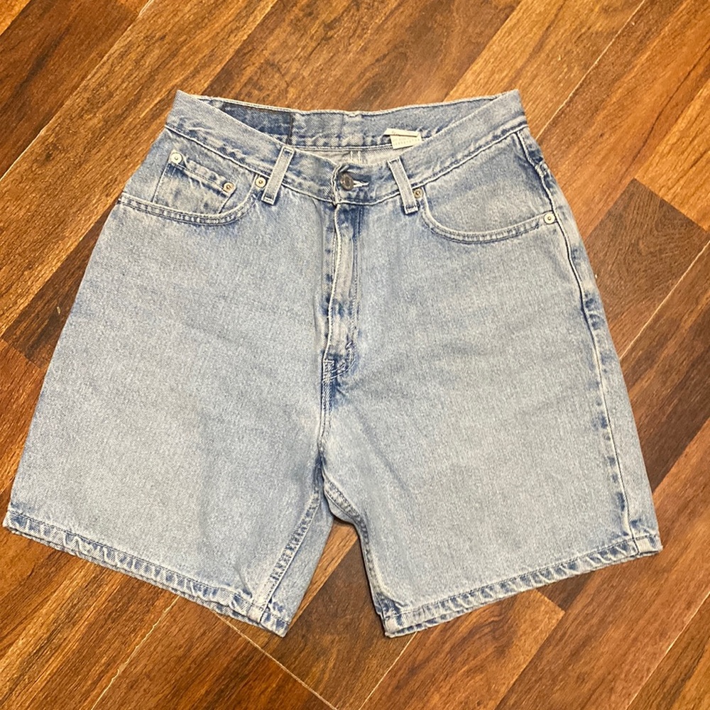 Vintage Levi shorts size 10